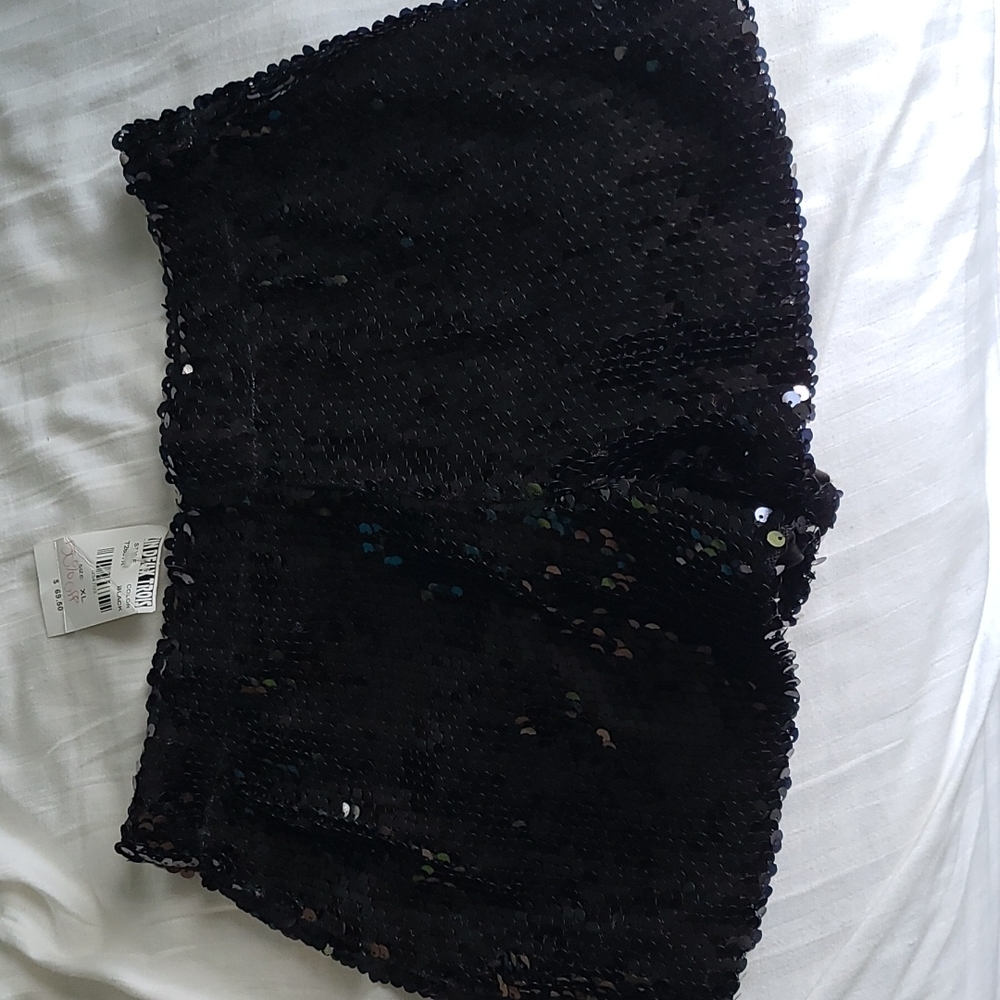Sequenced shorts